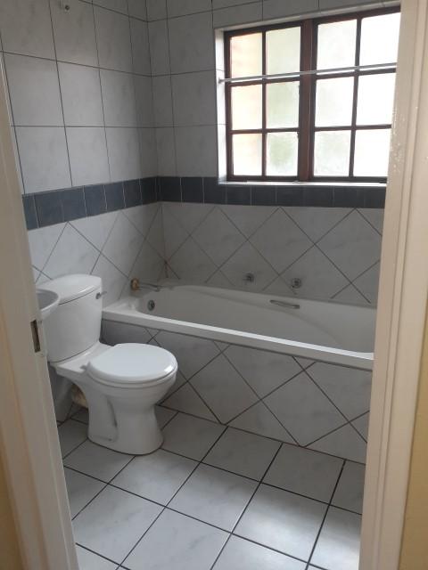 To Let 3 Bedroom Property for Rent in Eldoglen Gauteng