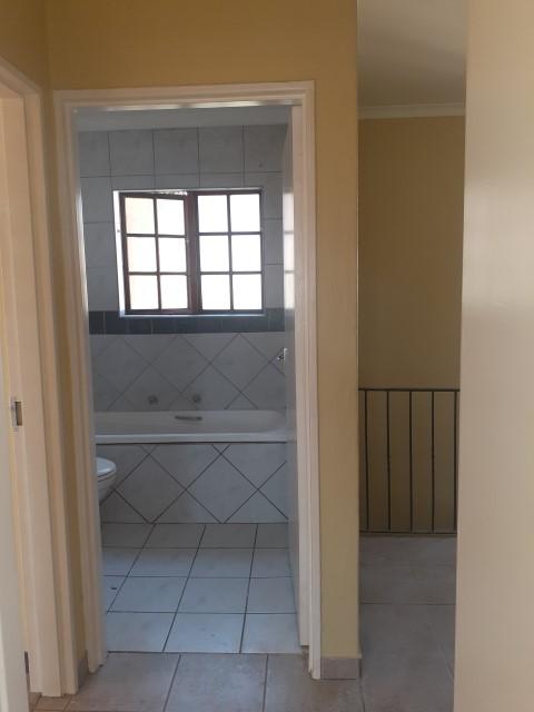 To Let 3 Bedroom Property for Rent in Eldoglen Gauteng