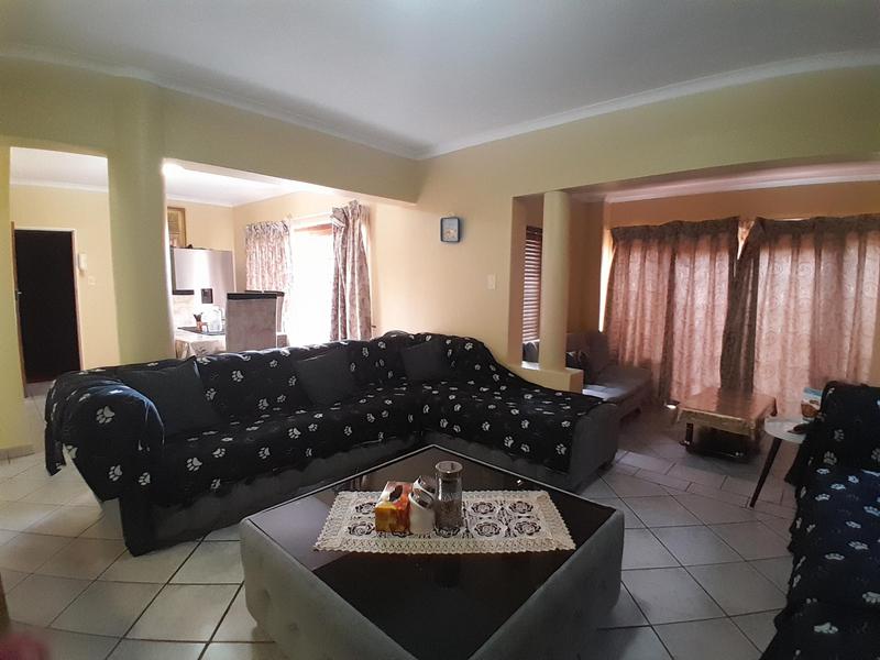 To Let 3 Bedroom Property for Rent in Eldoglen Gauteng