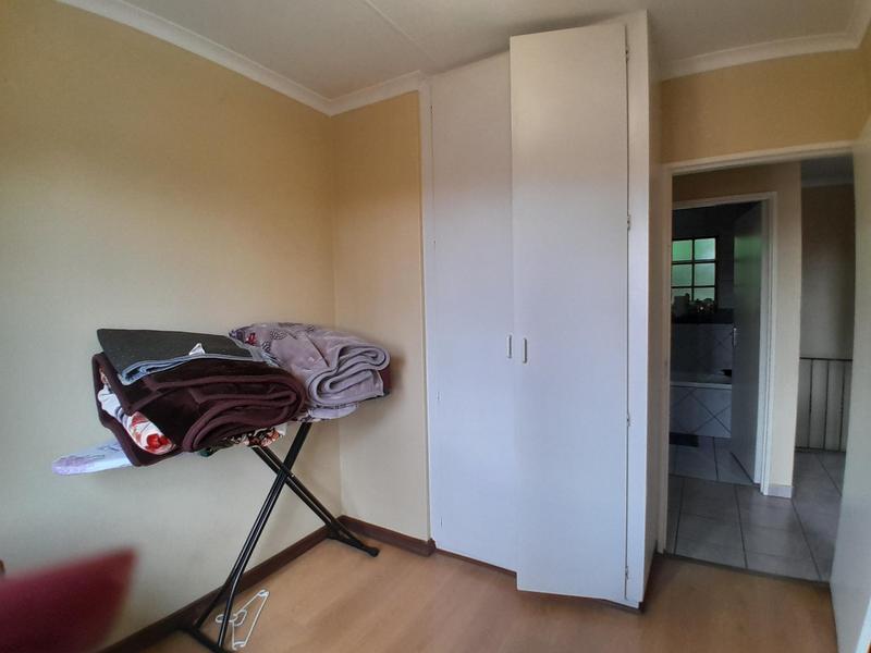 To Let 3 Bedroom Property for Rent in Eldoglen Gauteng