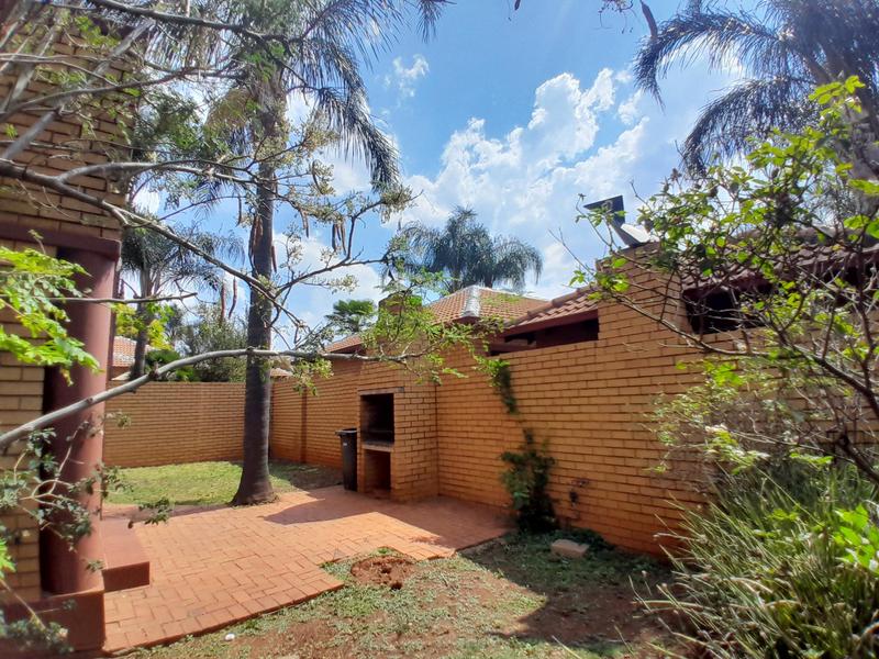 To Let 3 Bedroom Property for Rent in Eldoglen Gauteng