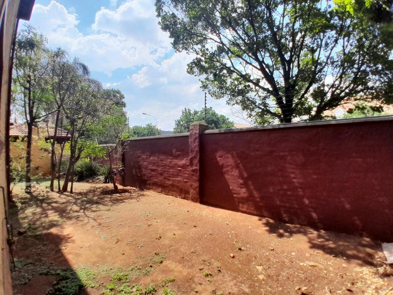 To Let 3 Bedroom Property for Rent in Eldoglen Gauteng