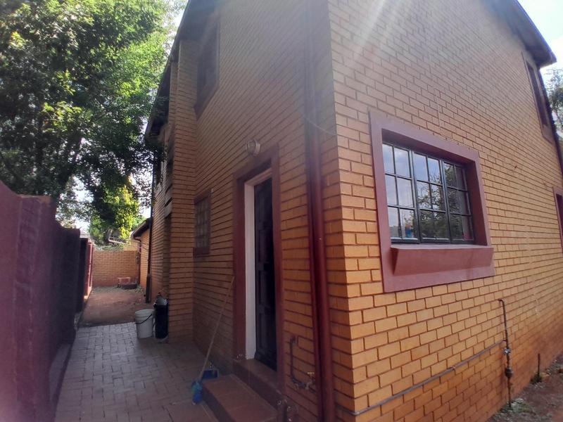 To Let 3 Bedroom Property for Rent in Eldoglen Gauteng