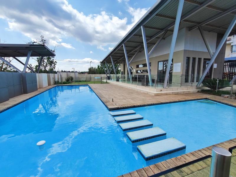 To Let 2 Bedroom Property for Rent in Broadacres Gauteng