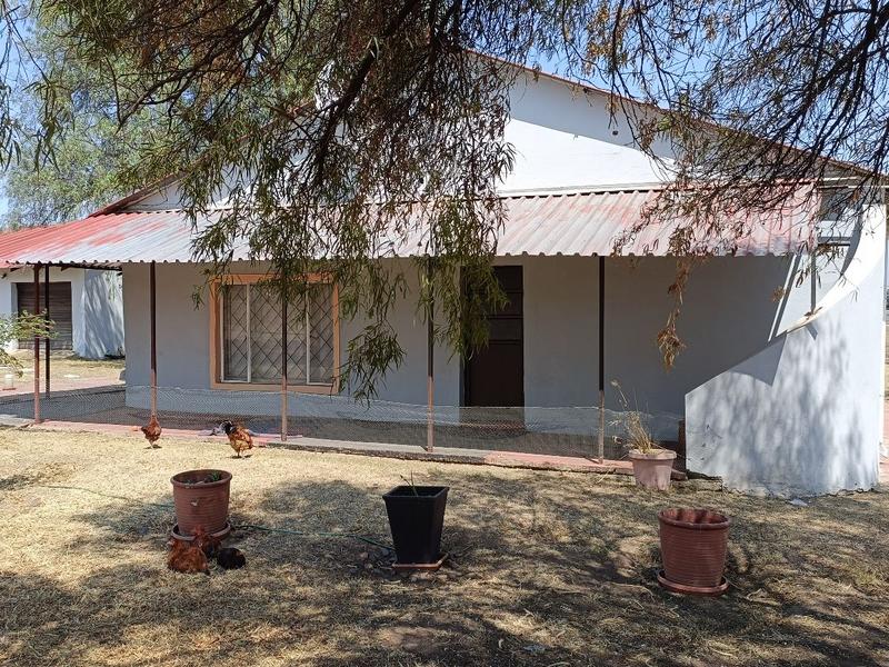 To Let 4 Bedroom Property for Rent in Louisrus Gauteng