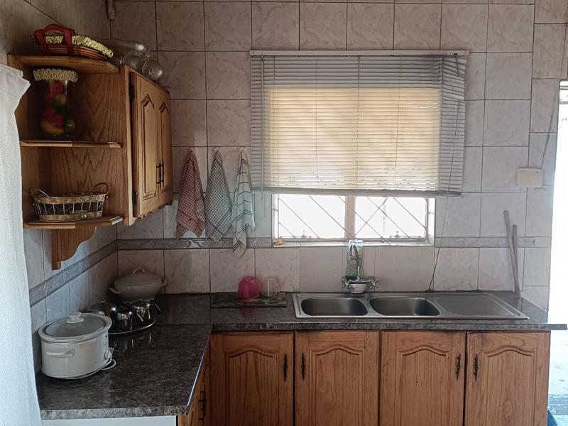 To Let 4 Bedroom Property for Rent in Louisrus Gauteng