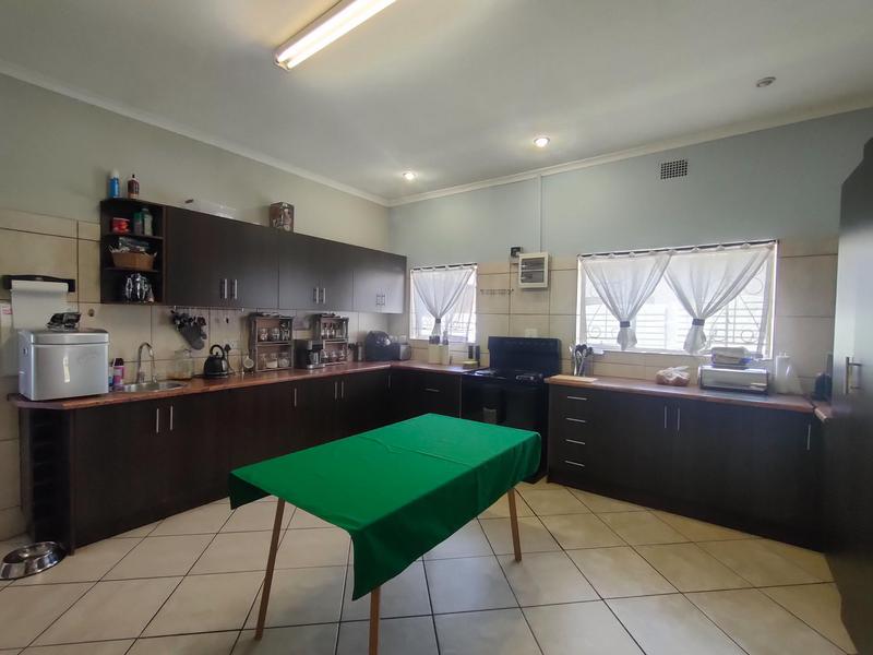 To Let 4 Bedroom Property for Rent in Mountain View Gauteng