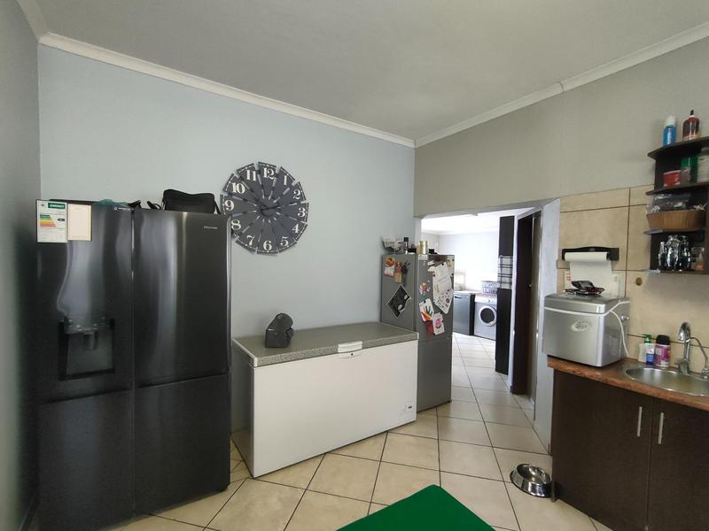 To Let 4 Bedroom Property for Rent in Mountain View Gauteng