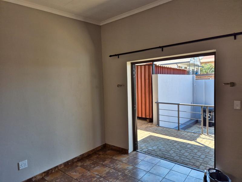 To Let 4 Bedroom Property for Rent in Mountain View Gauteng