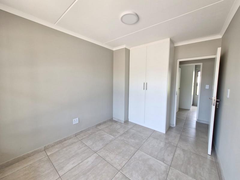 To Let 2 Bedroom Property for Rent in Glen Marais Gauteng