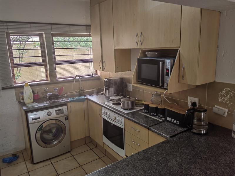 2 Bedroom Property for Sale in Sunninghill Gauteng