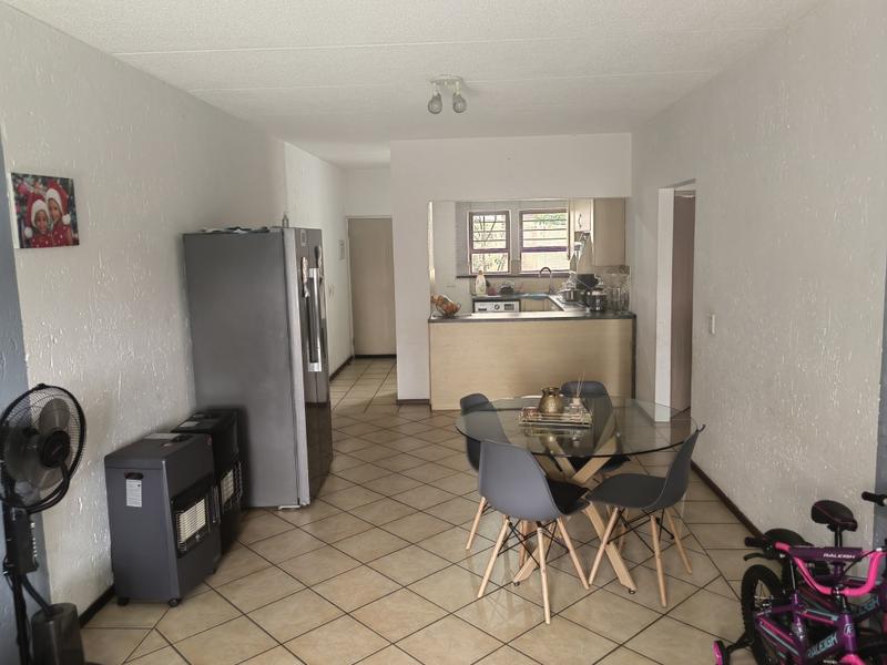 2 Bedroom Property for Sale in Sunninghill Gauteng