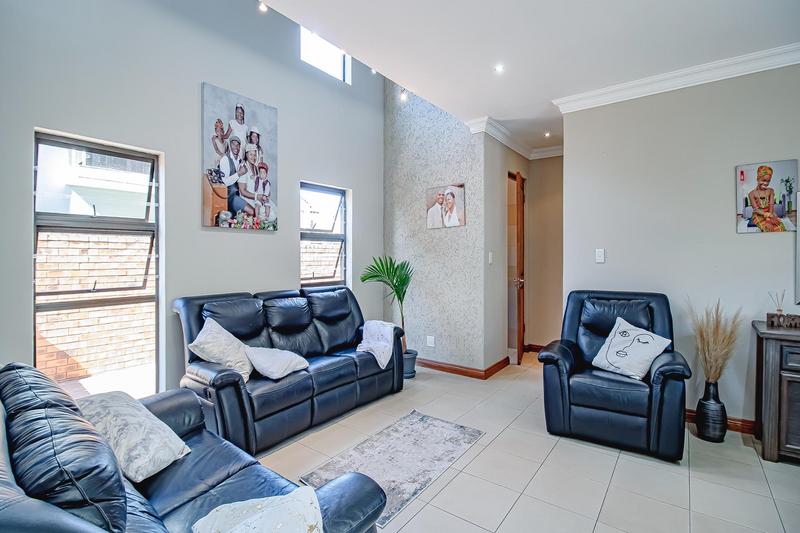 5 Bedroom Property for Sale in Theresa Park Gauteng