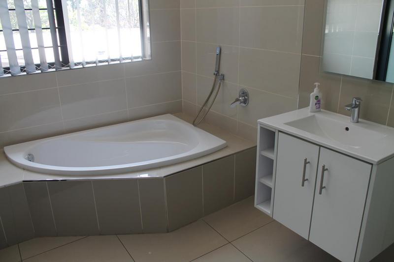 To Let 1 Bedroom Property for Rent in Bedfordview Gauteng