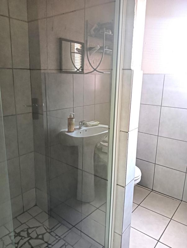 2 Bedroom Property for Sale in Cruywagenpark Gauteng