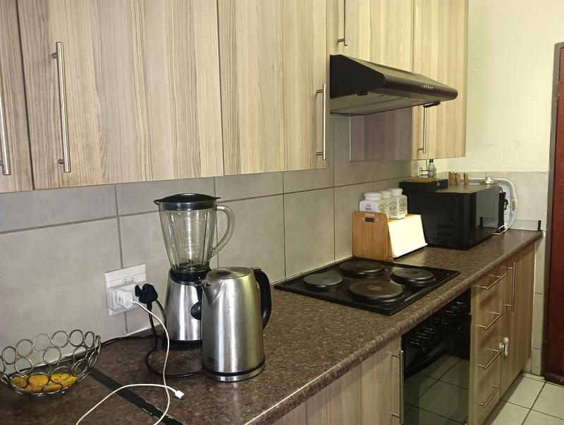 2 Bedroom Property for Sale in Cruywagenpark Gauteng