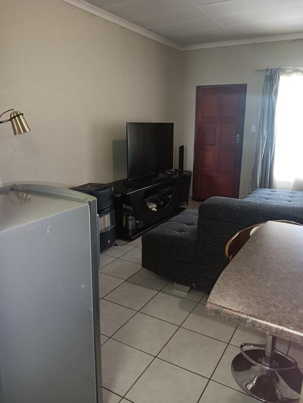 2 Bedroom Property for Sale in Cruywagenpark Gauteng