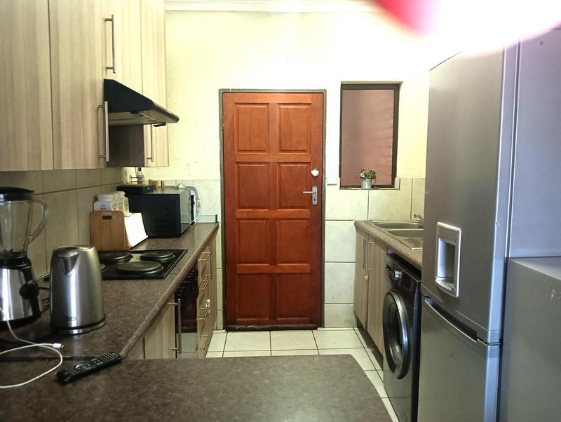 2 Bedroom Property for Sale in Cruywagenpark Gauteng