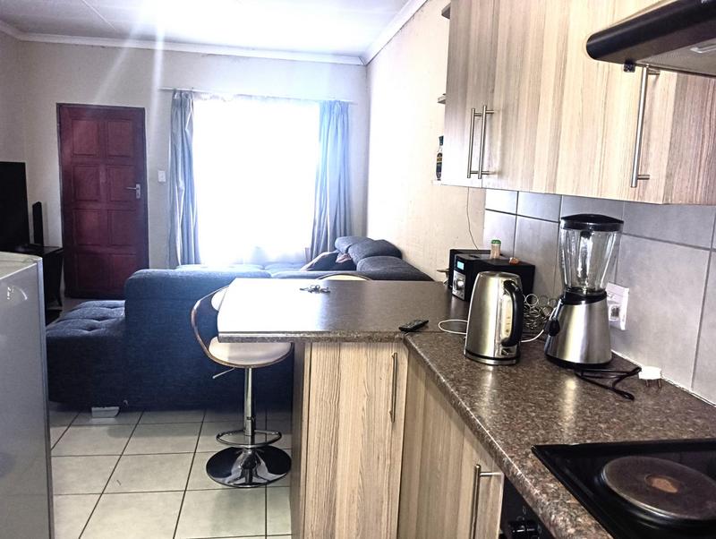 2 Bedroom Property for Sale in Cruywagenpark Gauteng