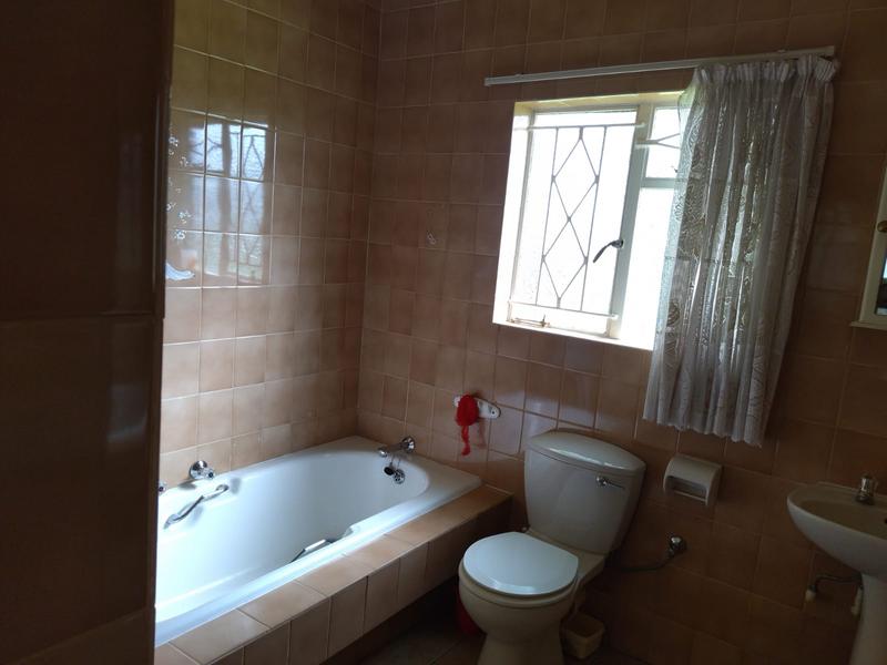 4 Bedroom Property for Sale in Unitas Park Ah Gauteng