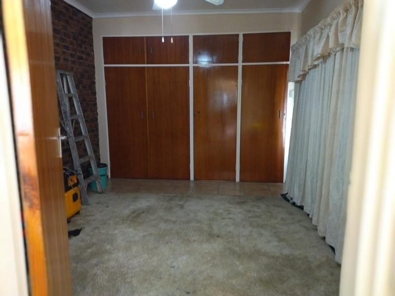 4 Bedroom Property for Sale in Unitas Park Ah Gauteng