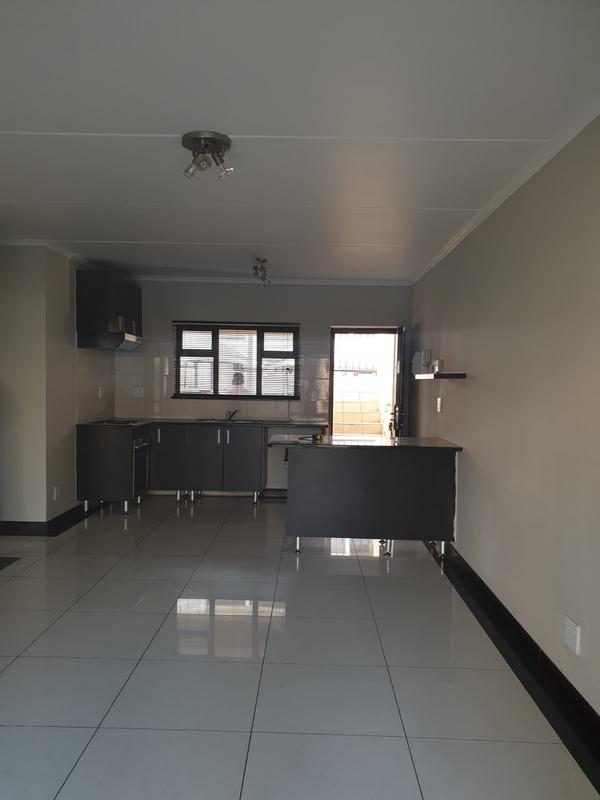 To Let 1 Bedroom Property for Rent in Noordwyk Gauteng