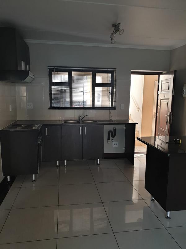 To Let 1 Bedroom Property for Rent in Noordwyk Gauteng