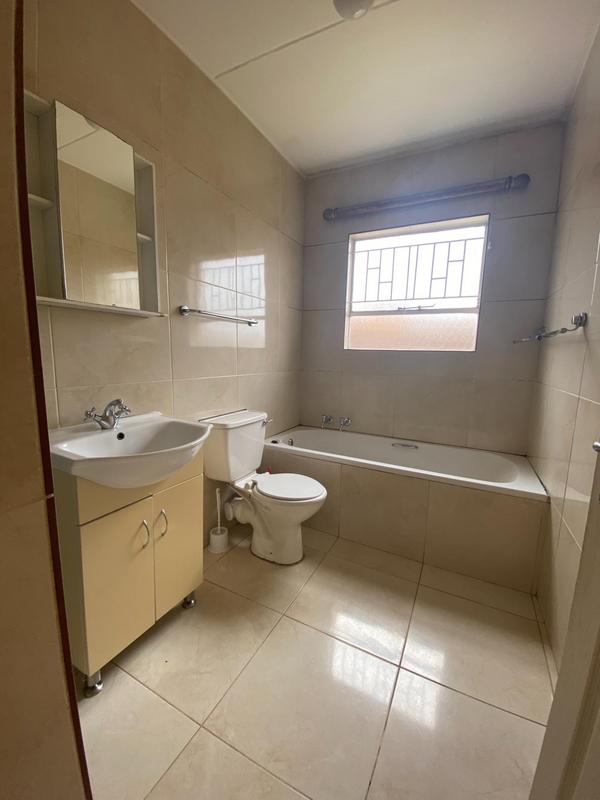 To Let 2 Bedroom Property for Rent in Vorna Valley Gauteng