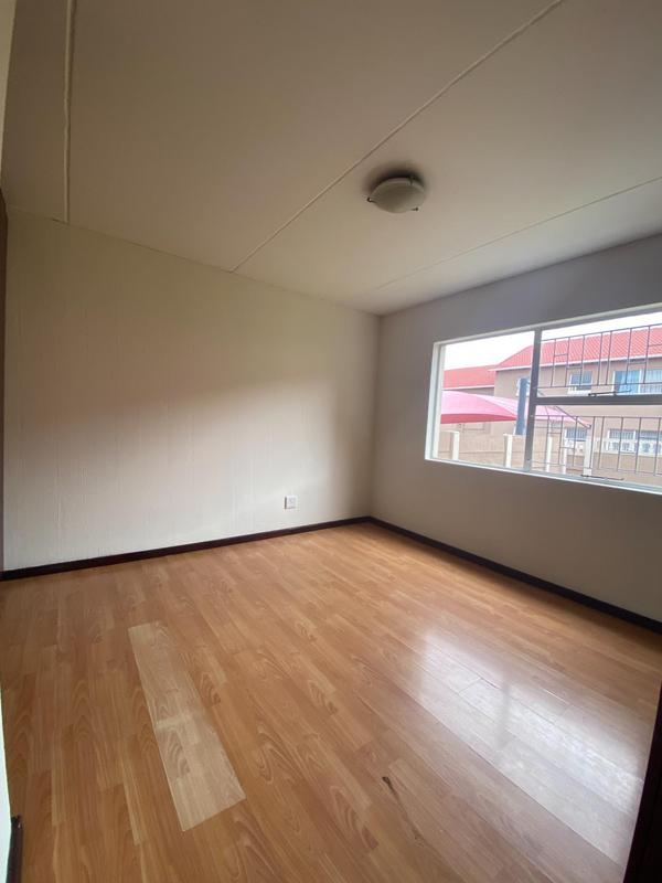 To Let 2 Bedroom Property for Rent in Vorna Valley Gauteng