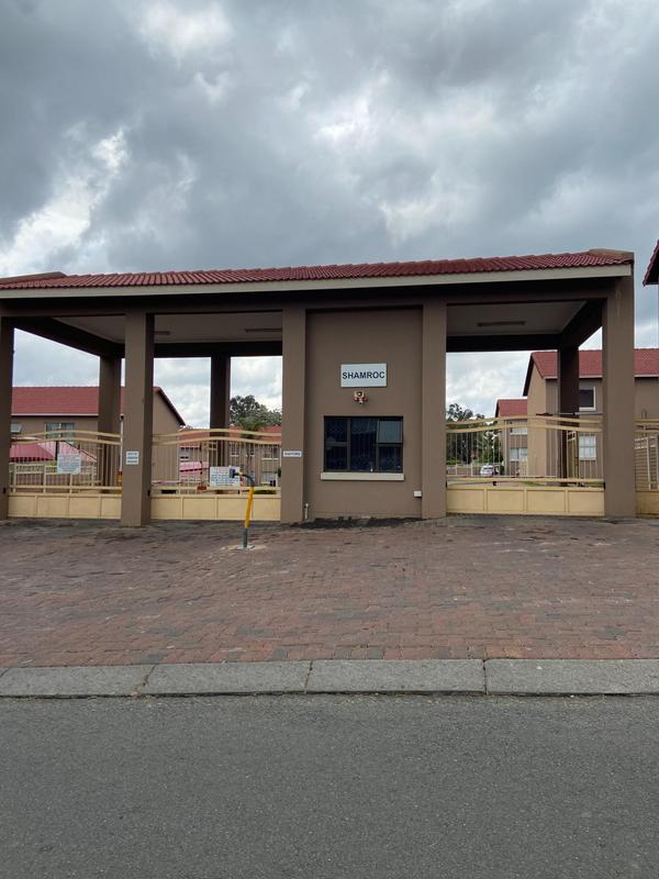 To Let 2 Bedroom Property for Rent in Vorna Valley Gauteng