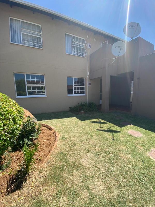 To Let 2 Bedroom Property for Rent in Vorna Valley Gauteng