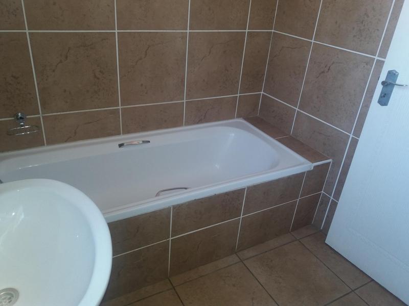 To Let 2 Bedroom Property for Rent in Pomona Gauteng