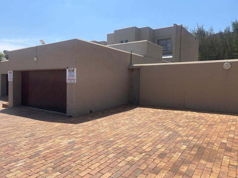 3 Bedroom Property for Sale in Bassonia Gauteng