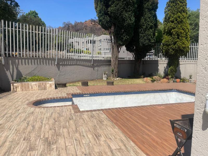 3 Bedroom Property for Sale in Bassonia Gauteng