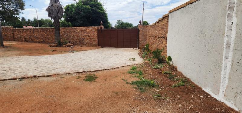 To Let 3 Bedroom Property for Rent in Birch Acres Gauteng