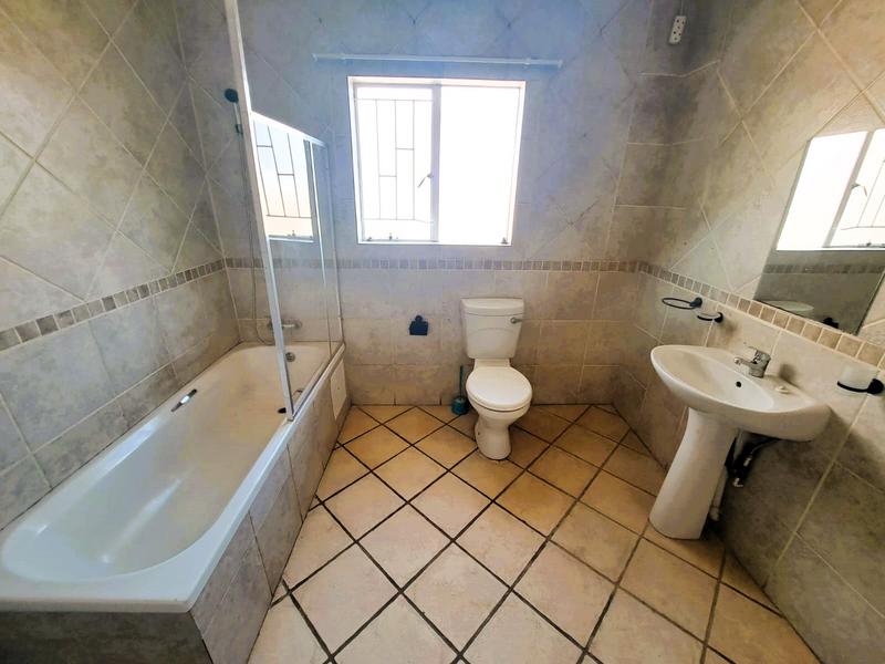 3 Bedroom Property for Sale in Amberfield Gauteng