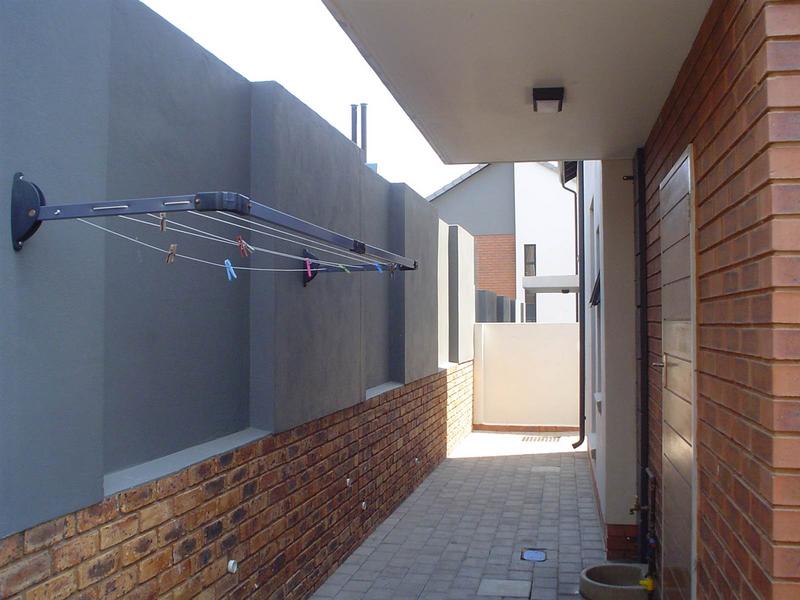 3 Bedroom Property for Sale in Amberfield Gauteng