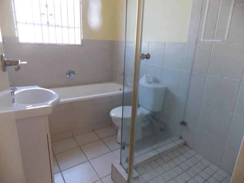 To Let 2 Bedroom Property for Rent in Bardene Gauteng