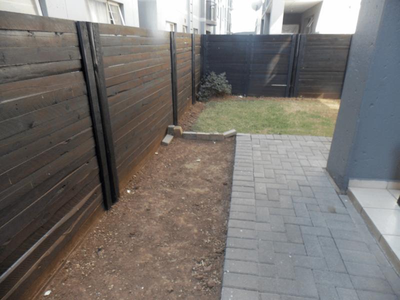 To Let 2 Bedroom Property for Rent in Bardene Gauteng