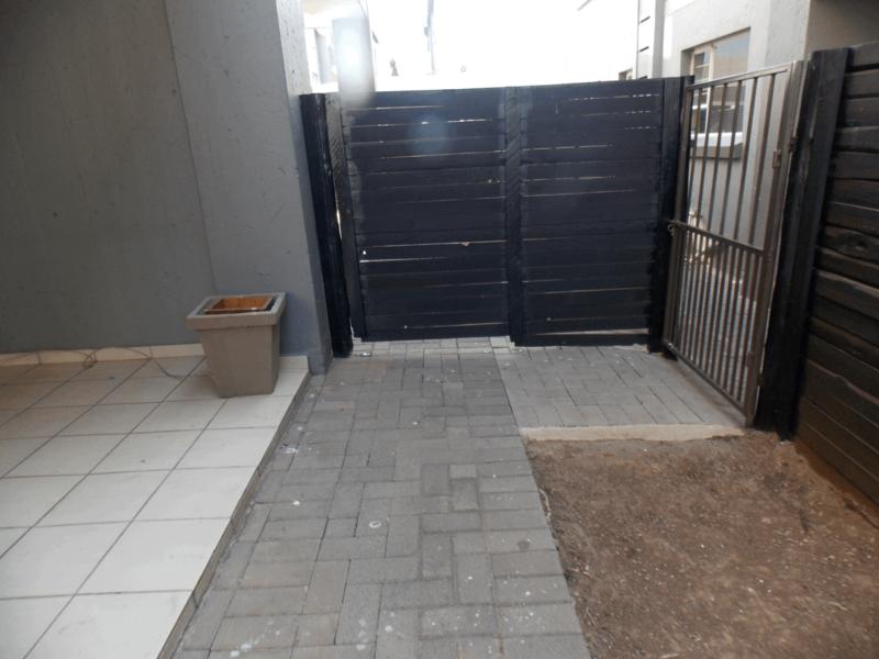 To Let 2 Bedroom Property for Rent in Bardene Gauteng