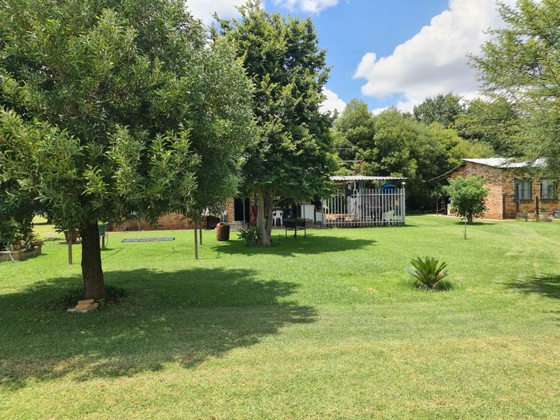 4 Bedroom Property for Sale in Haakdoornboom AH Gauteng