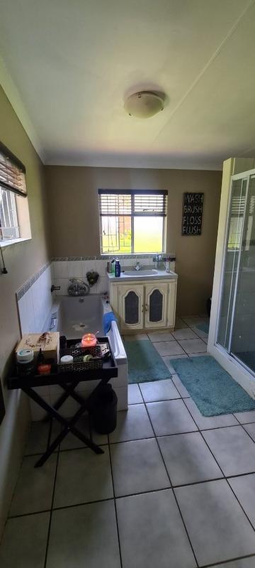 4 Bedroom Property for Sale in Haakdoornboom AH Gauteng