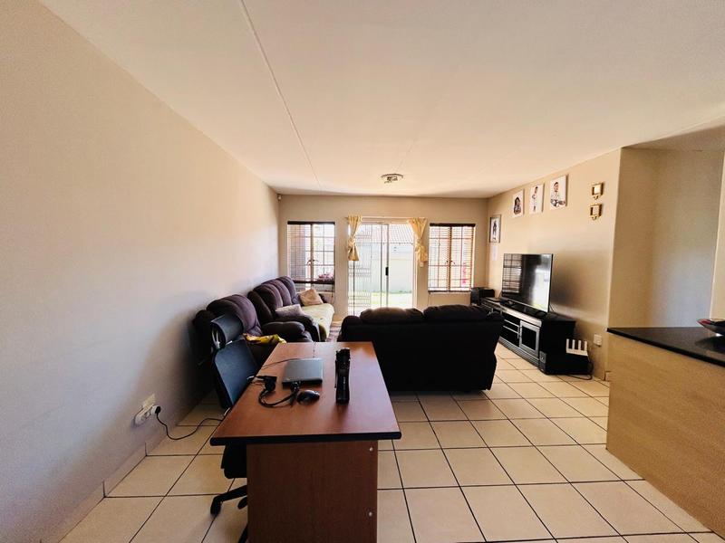 2 Bedroom Property for Sale in Noordwyk Gauteng