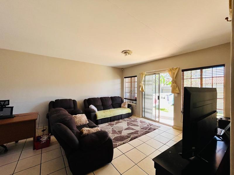 2 Bedroom Property for Sale in Noordwyk Gauteng