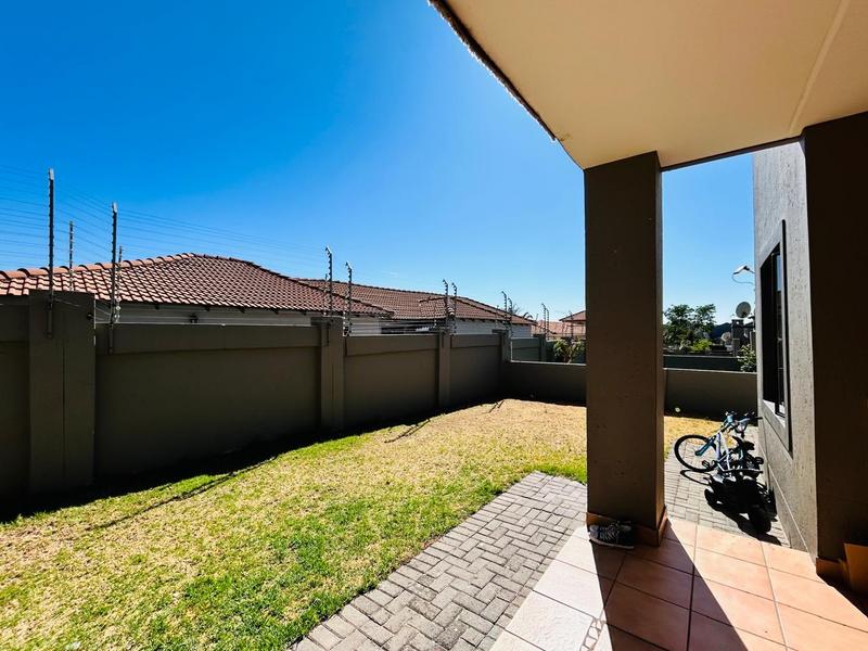 2 Bedroom Property for Sale in Noordwyk Gauteng