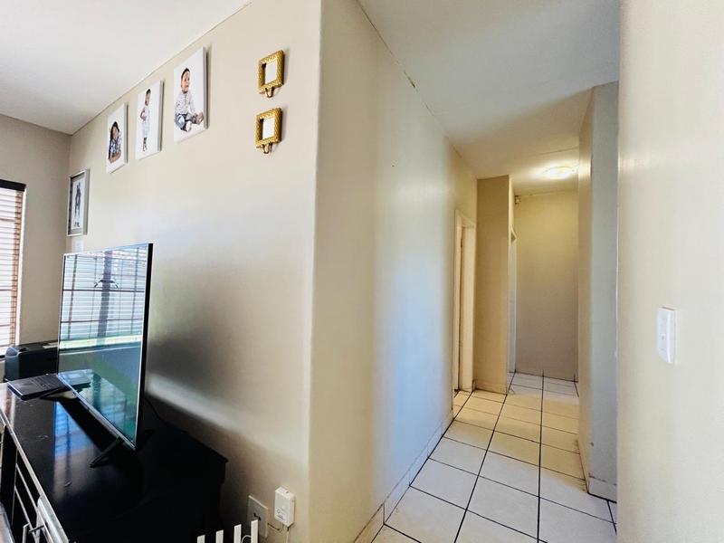 2 Bedroom Property for Sale in Noordwyk Gauteng