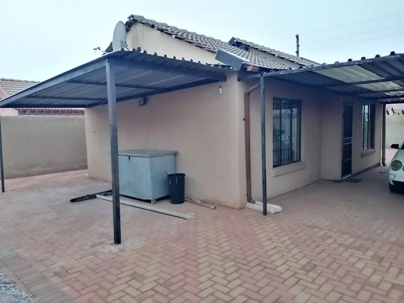 2 Bedroom Property for Sale in Protea Glen Gauteng