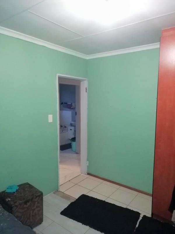 2 Bedroom Property for Sale in Protea Glen Gauteng