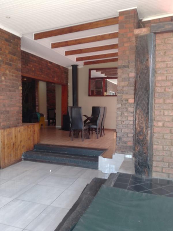 4 Bedroom Property for Sale in Petersfield Gauteng