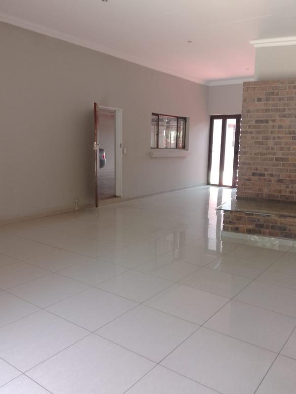 4 Bedroom Property for Sale in Petersfield Gauteng